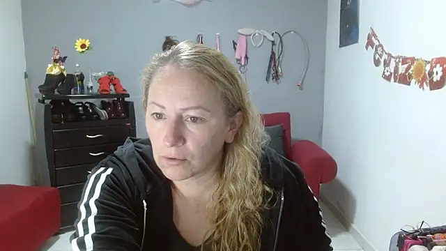 Snapshot of emperabigbootybigass chatting on March 2025 12:23:02 PM emperabigbootybigass online show from March 2025 12:23:02 PM