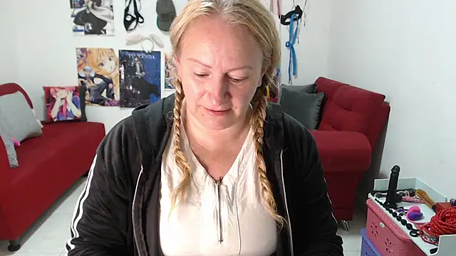 Snapshot of emperabigbootybigass chatting on October 2025 12:17:02 PM emperabigbootybigass online show from October 2025 12:17:02 PM