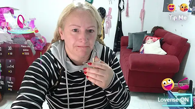 Snapshot of emperabigbootybigass chatting on November 2025 12:18:01 PM emperabigbootybigass online show from November 2025 12:18:01 PM