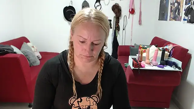 Snapshot of emperabigbootybigass chatting on December 2025 12:22:02 PM emperabigbootybigass online show from December 2025 12:22:02 PM