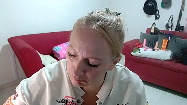 Snapshot of emperabigbootybigass chatting on February 2026 12:23:01 PM emperabigbootybigass online show from February 2026 12:23:01 PM