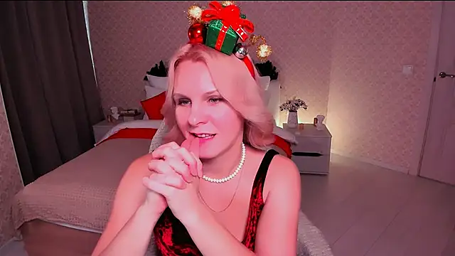 Louisa Bay online show from December 2024 10:58:01 AM