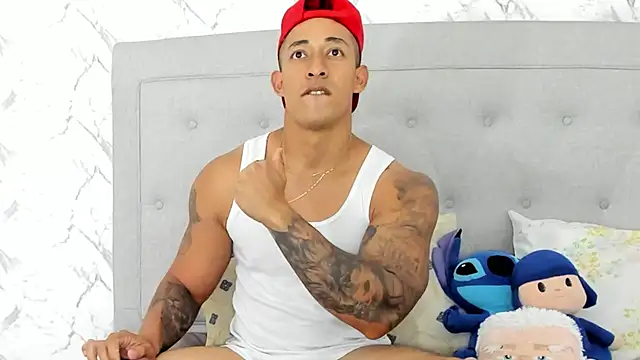 luigiferrara online show from February 2025 10:36:01 PM