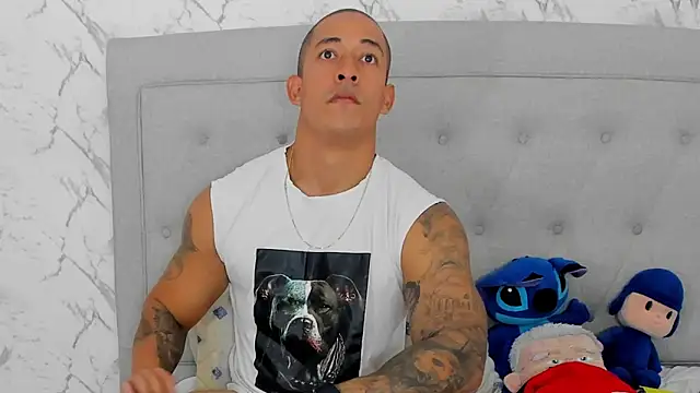 luigiferrara online show from November 2025 07:13:02 PM