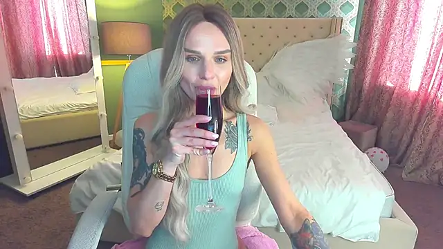 KiraGrayy online show from March 2025 01:47:01 PM