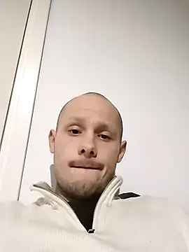 Makson2001 online show from February 2026 11:42:02 PM