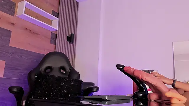 Ellaochoa online show from September 2025 11:36:01 AM