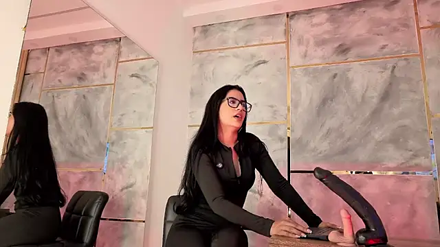 Ellaochoa online show from February 2026 11:42:02 AM