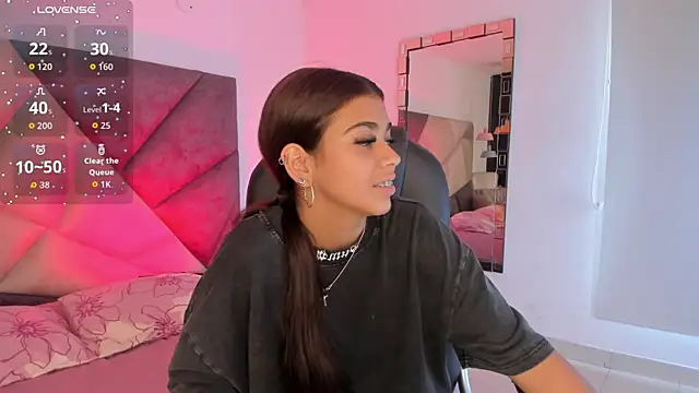 GiaFu online show from December 2025 06:14:02 PM