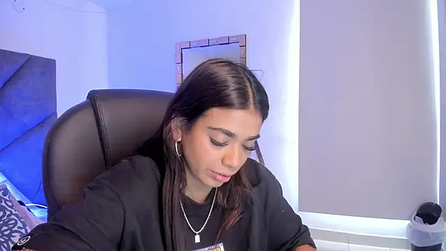 GiaFu online show from January 2026 06:33:02 PM