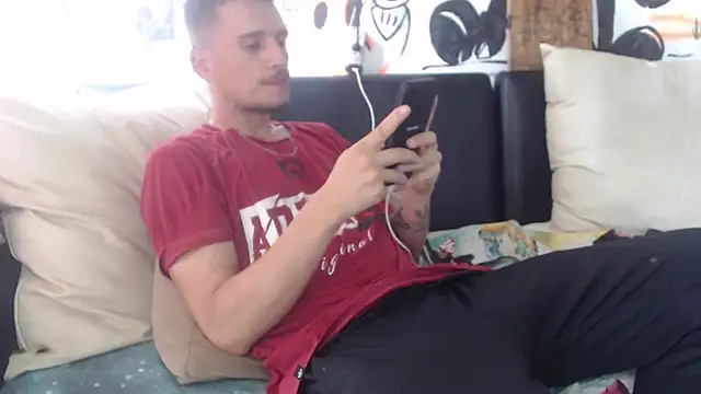 roystonee01 online show from November 2025 08:10:01 PM