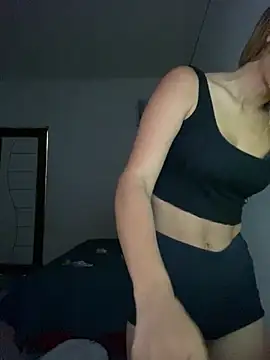 Carolinen online show from February 2025 08:46:01 PM