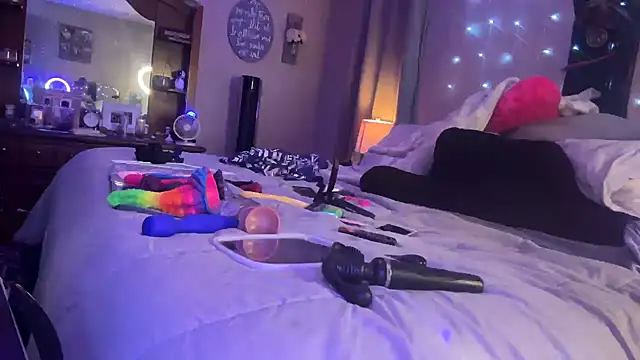 Snapshot of Dani_Dragon69 chatting on December 2024 01:51:02 AM Dani Dragon69 online show from December 2024 01:51:02 AM