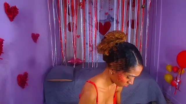 Charlotte Love10 online show from February 2025 12:28:01 PM