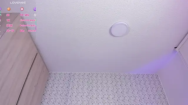 Snapshot of Sarajonnes chatting on February 2026 04:44:02 PM Sarajonnes online show from February 2026 04:44:02 PM