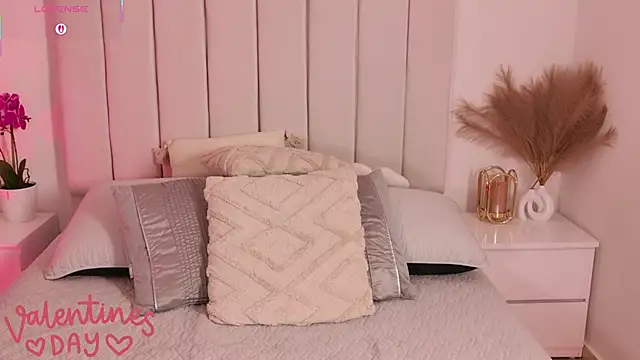 Snapshot of Sarajonnes chatting on February 2026 10:39:02 PM Sarajonnes online show from February 2026 10:39:02 PM