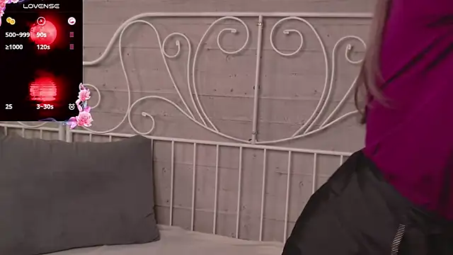 Snapshot of YukoFanee chatting on October 2025 08:20:01 PM YukoFanee online show from October 2025 08:20:01 PM