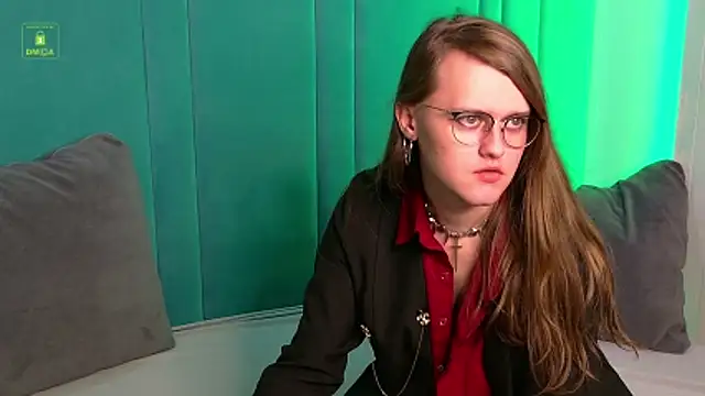 Snapshot of YukoFanee chatting on November 2025 08:18:02 PM YukoFanee online show from November 2025 08:18:02 PM