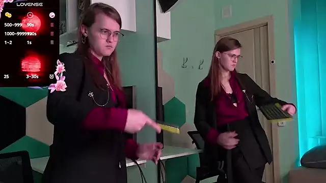 Snapshot of YukoFanee chatting on November 2025 08:13:02 PM YukoFanee online show from November 2025 08:13:02 PM