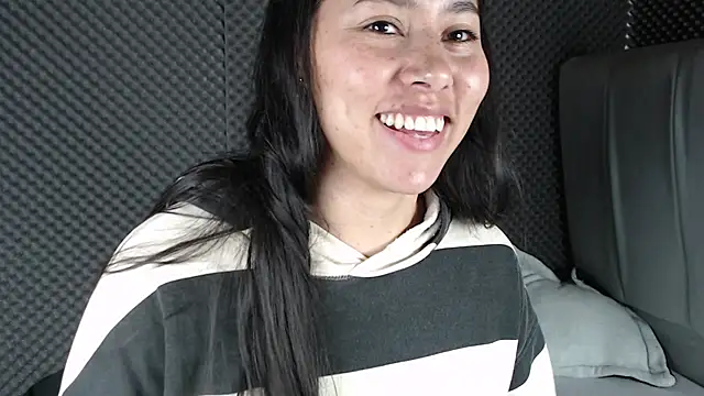  joy yva online show from January 2026 10:01:02 PM