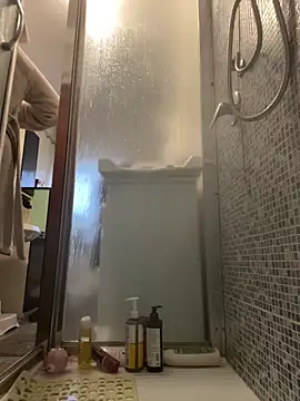 Snapshot of Dikkiduohottt chatting on February 2025 03:47:02 PM Dikkiduohottt online show from February 2025 03:47:02 PM