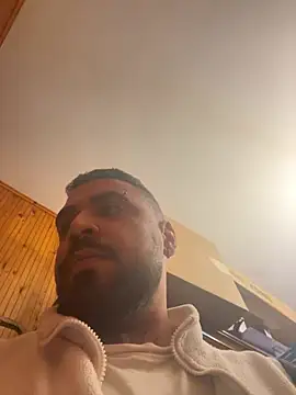 Snapshot of Dikkiduohottt chatting on March 2025 11:36:02 PM Dikkiduohottt online show from March 2025 11:36:02 PM