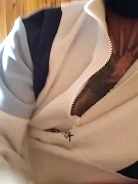 Snapshot of Dikkiduohottt chatting on October 2025 01:10:01 PM Dikkiduohottt online show from October 2025 01:10:01 PM