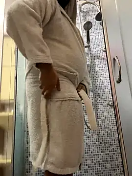 Snapshot of Dikkiduohottt chatting on October 2025 04:20:02 PM Dikkiduohottt online show from October 2025 04:20:02 PM