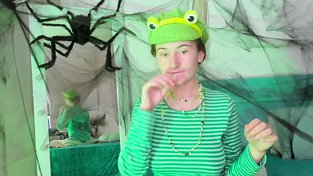 L1ittle kitty  online show from October 2025 06:30:01 AM