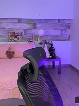 Alisha-Bond online show from December 2024 12:11:02 AM