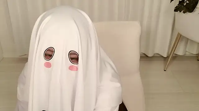 Snapshot of yuki_room chatting on October 2025 01:01:02 PM yuki room online show from October 2025 01:01:02 PM