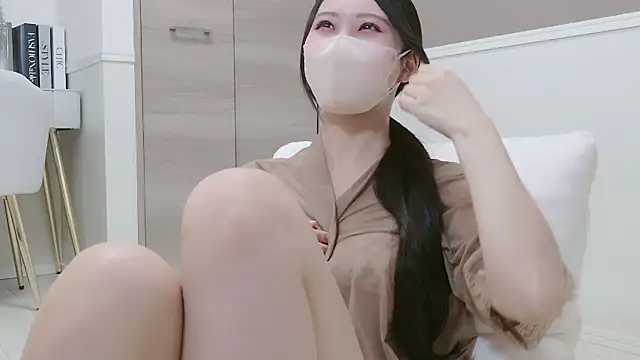 yuki room online show from March 2026 12:23:01 PM