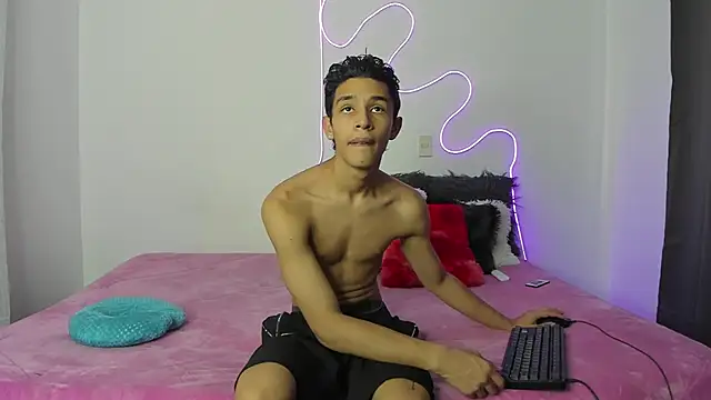 evanscollins online show from December 2024 09:04:01 PM