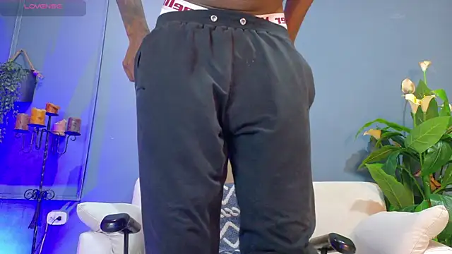 Snapshot of Iker_bigdick chatting on October 2025 07:23:01 PM Iker bigdick online show from October 2025 07:23:01 PM