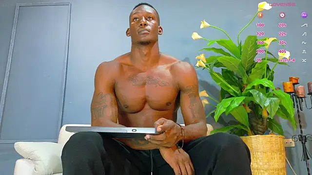 Snapshot of Iker_bigdick chatting on November 2025 07:26:01 PM Iker bigdick online show from November 2025 07:26:01 PM