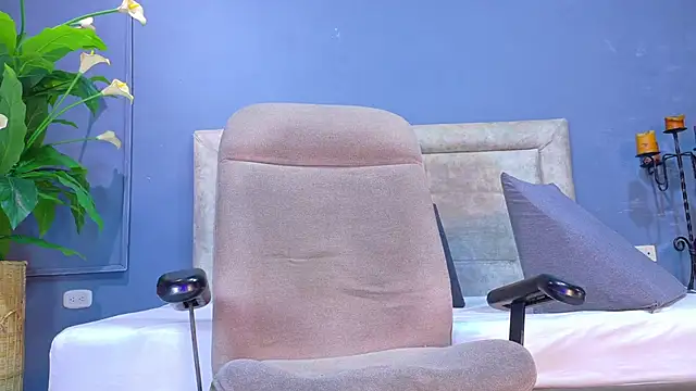 Snapshot of Iker_bigdick chatting on November 2025 07:35:02 PM Iker bigdick online show from November 2025 07:35:02 PM