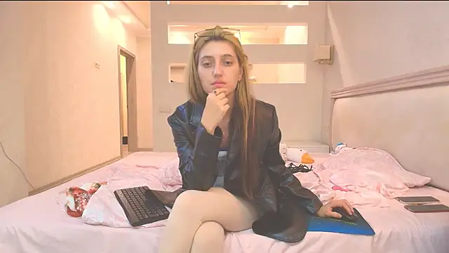 Snapshot of Iren chatting on October 2025 01:47:01 AM Iren online show from October 2025 01:47:01 AM