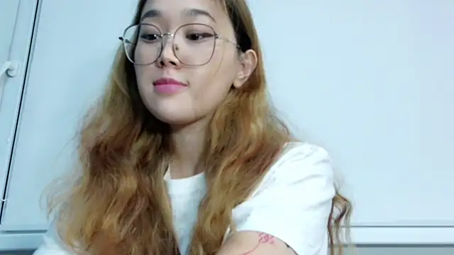 Jennatyan online show from November 2025 02:43:02 PM