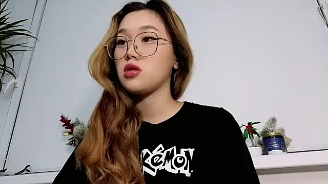 Jennatyan online show from December 2025 11:30:02 AM