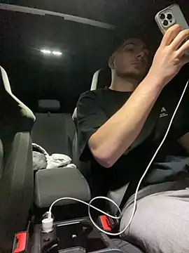 Snapshot of youssef00711 chatting on March 2025 08:00:01 PM youssef00711 online show from March 2025 08:00:01 PM