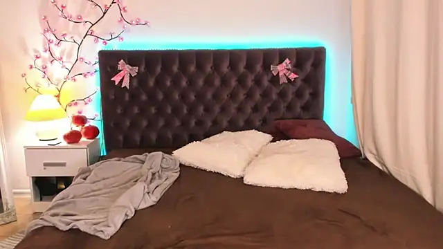 CurlyDreams online show from November 2025 02:10:02 AM