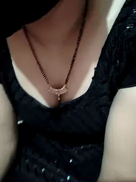 kaveerpooja947 online show from December 2025 03:50:01 PM