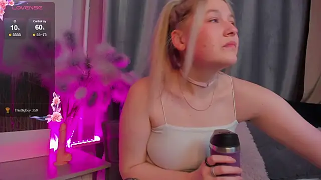 Snapshot of Colleen_Blake chatting on February 2025 03:10:02 PM Colleen Blake online show from February 2025 03:10:02 PM