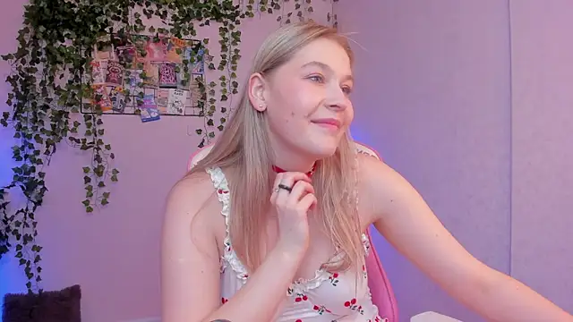 Snapshot of Colleen_Blake chatting on February 2025 09:44:02 PM Colleen Blake online show from February 2025 09:44:02 PM