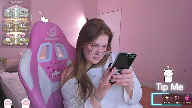 Colleen Blake online show from December 2025 05:00:01 PM