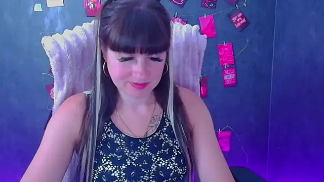 Snapshot of Violla_My chatting on June 2026 05:56:02 AM Violla My online show from June 2026 05:56:02 AM