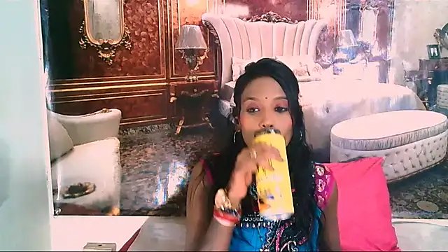 IndianLoveBug online show from October 2025 06:19:01 PM