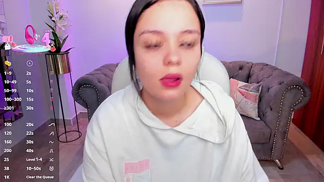 Bella-hadiid online show from September 2025 11:37:01 AM