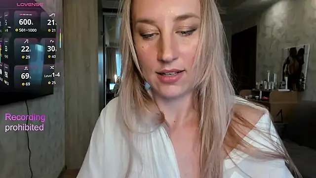 Snapshot of lady_Nati chatting on April 2026 02:30:01 PM lady Nati online show from April 2026 02:30:01 PM