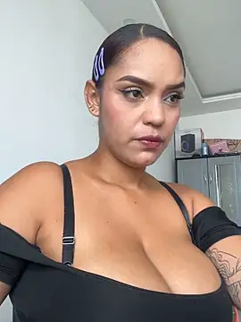 Sara-77 online show from May 2026 06:25:02 PM